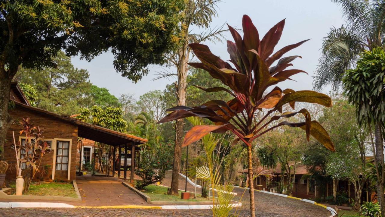 פוארטו איגואסו Pirayu Lodge Resort מראה חיצוני תמונה